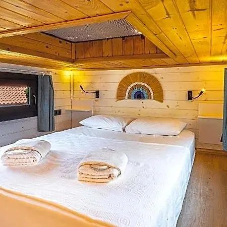 Joy Glamping Szálloda